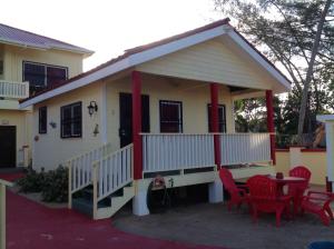 The White Horse Inn - Hopkins Village Beach Belize