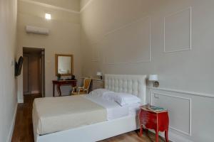 Budget Double Room - Santo Spirito room in Residenza d'Epoca Sant Egidio