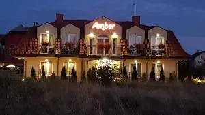 Willa Amber - 罗威