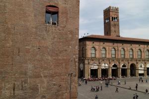 Casa Isolani Piazza Maggiore 1