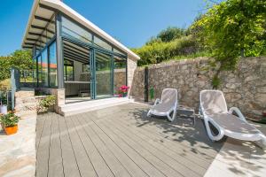 Old stone house Mario