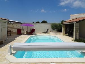Studio lObrador 25 m2 - Cuisine & terrasse - accès piscine