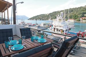 Xaradiotis House - A modern home away from home