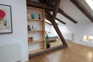Sunny Attic in the City Centre