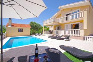 Ferienhaus Villa Iva Kastel Novi Kroatien