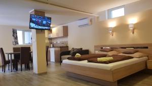 Central Panzió Gyula