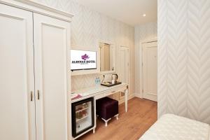 Albinas Hotel Old City