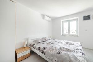 Studio Apartment with Sea View room in Apartments Paola