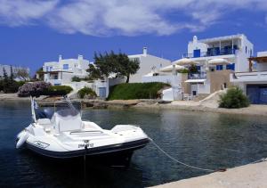 Heliotropio Studios & Apartments Milos Greece