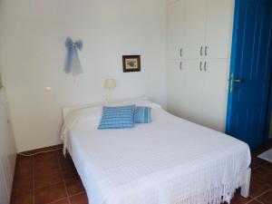 O&K 3-Bedroom Villa with Sea view, Golden Beach, Paros Paros Greece