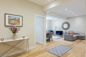 Urban Chic - Exeter Street