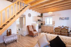 Pratsas House