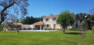 Villas Villa 4 chambres Spa Sauna Piscine chaufee boulodrome LA BASTIDE DE LUSON : photos des chambres