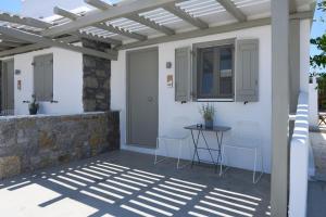 Studio with Garden View