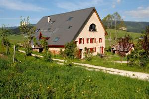 Appartements Gite Les Eymes : photos des chambres