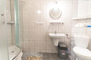 Quadruple Room with Bathroom room in Noclegi Flauta