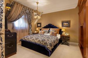 Romantic Suite room in Suter Palace Heritage Boutique Hotel