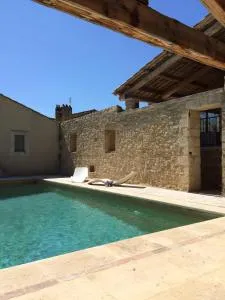 特里斯度15号旅馆 - Serviers-et-Labaume