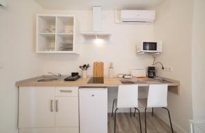 Studio - Ground Floor room in Granada City Home