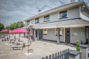 The Village Inn - Knockmanagh