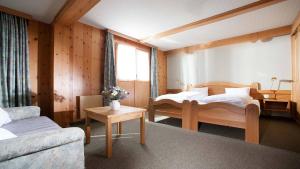Comfort Double Room with Balcony room in Hotel Alpfrieden