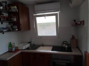 Házikó a Duna-parton