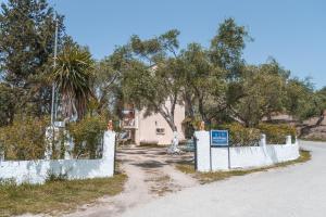 Nikos & Vivi Studios