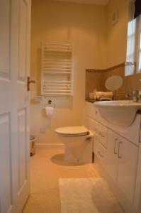 19 Upper Linney