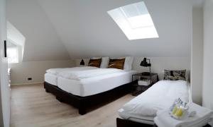Om Apartments