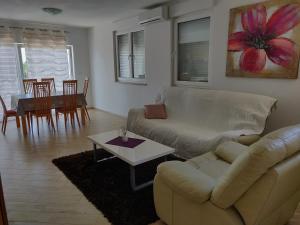 Apartment Greta,50 METERS TO THE BEACH