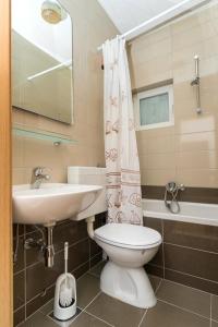 Apartments by the sea Grebastica, Sibenik - 4254