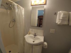 Arrowmont Stables & Cabins