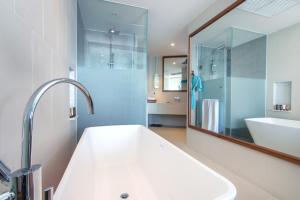 Crest Resort & Pool Villas - SHA Extra Plus