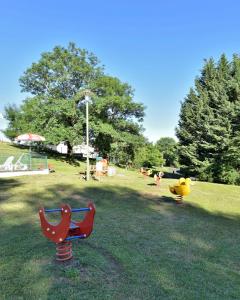 Campings Camping de Tauves : photos des chambres