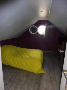 4 Chambres meublées et un seul studio avec petite cuisine