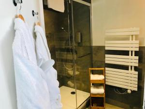 Hotels Logis Hotel Les Ancolies : photos des chambres