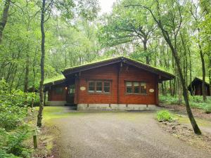 Woodland Lodge - self catering room in Chevin Country Park Hotel & Spa