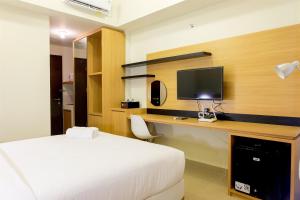 Comfy Studio Mustika Golf Apartment By Travelio