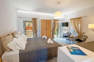 Loggos Couple Suite by Konnect Paxoi Greece