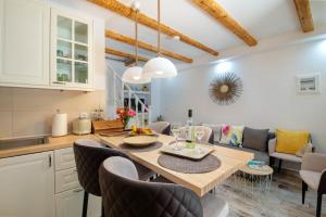 Loggos Couple Suite by Konnect Paxoi Greece