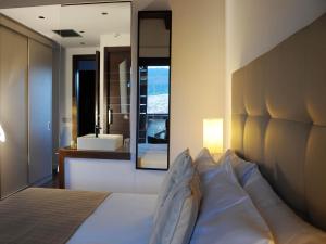 Luxury Suite with Spa Bath room in Bonansa Country Hotel