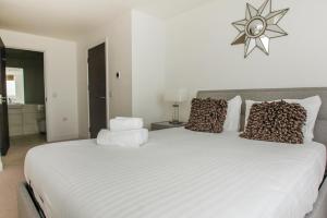 Orion Marina Sea View - Parking - by Brighton Holiday Lets