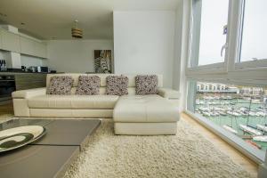 Orion Marina Sea View - Parking - by Brighton Holiday Lets