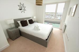 Orion Marina Sea View - Parking - by Brighton Holiday Lets