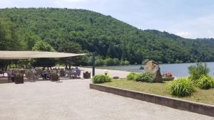 Campings Camping Domaine du Lac Chambon : photos des chambres