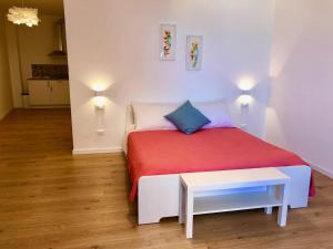 Mondello Beach Rooms - by the sea