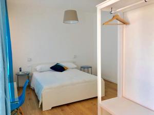 Mondello Beach Rooms - by the sea