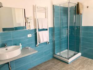 Mondello Beach Rooms - by the sea