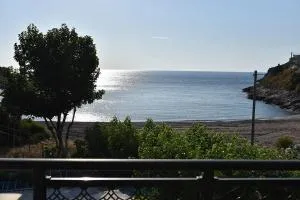 Irene's Beach Front house - Fofóla