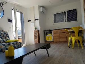Appartements Angers Green Lodge - Yellow Sun Appartement : photos des chambres